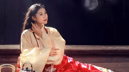 Actress wins award at 2021 Paris International Film Festival