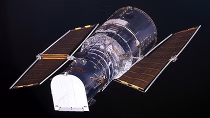 Hubble Images Distant Galaxy Through Cutting-Edge Computer Analysis