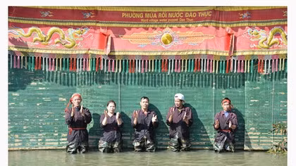Dao Thuc village water puppetry lures visitors