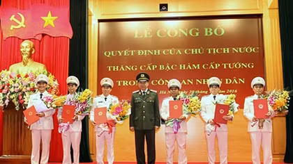 Senior officers promoted to General ranks