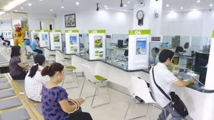 Banks banned from disclosing client information