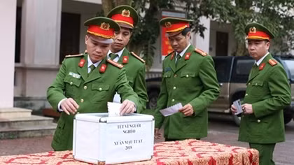 Nghe An police launch the charitable programme "Tet for needy people"