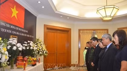 Vietnam Embassy in Indonesia opens condolences book for President Quang