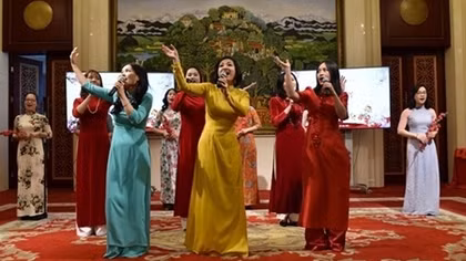 Vietnamese people worldwide celebrate Tet holiday