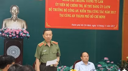Minister To Lam works with Ho Chi Minh City Municipal Police