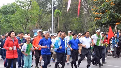 Olympic Run Day for Public Health kicks off in Hanoi