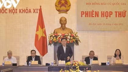Top Vietnamese legislator chairs National Election Council’s fifth session