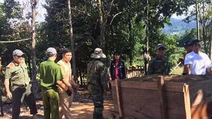 Phuoc Son police support residents in mountainous areas