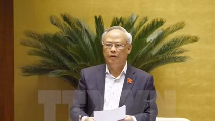 Lawmakers debate bills on HIV/AIDS control, Vietnamese guest workers