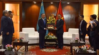 Kazakhstani top legislator visits Da Nang