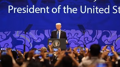 US President praises Vietnamese people in his remarks at APEC CEO Summit