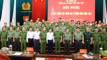 Can Tho Municipal Police Department reviews task performance 