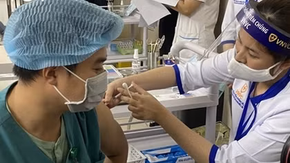 More than 24,000 people vaccinated against COVID-19 in Vietnam
