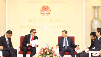 Minister of Public Security receives Founder of Harbinger Capital Partners