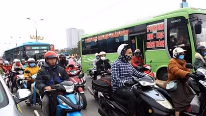 Hanoi’s coach stations propose extending opening hours