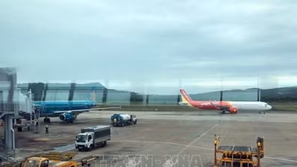Vietnam Airlines increases flights for passengers affected by bad weather