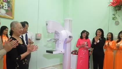 Hung Vuong Hospital introduces new modern mammography system