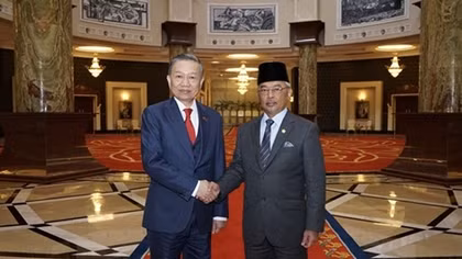 Malaysian King grants audience to Minister To Lam 