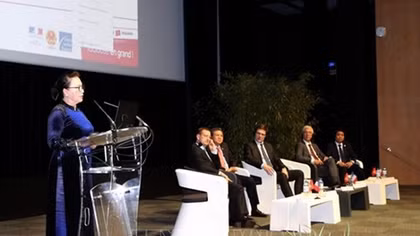 Conference on Vietnamese-French local cooperation closes