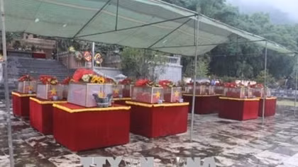 Remains of voluntary soldiers, experts reburied in Thanh Hoa