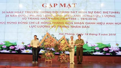 Former officers of Legendary H88 Section observe Traditional Day