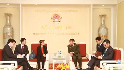 Singaporean Ambassador to Vietnam pays a visit to MPS