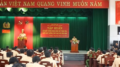 Training course for Waterway Patrol Police in Southern provinces