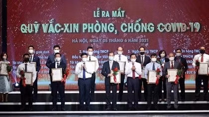 Vietnam’s COVID-19 vaccine fund strongly applauded around the world 
