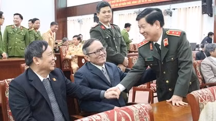 Deputy Minister Nguyen Van Son hosts year-end meeting with retired senior public security officers
