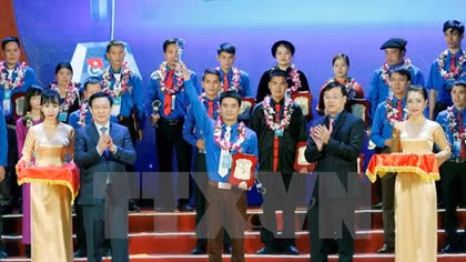 Luong Dinh Cua Award ceremony held