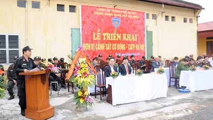Hanoi Police deploys new mobile police unit
