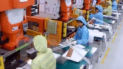 Gov’t issues new rules on foreign workers in Vietnam