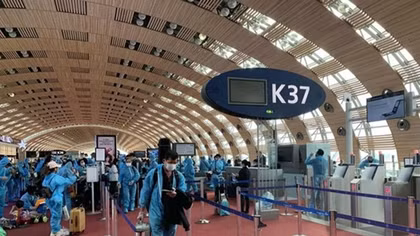 Nearly 280 Vietnamese citizens flown home from France, Morocco, Chile