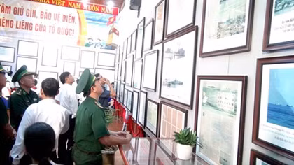 Exhibition on Vietnam’s Hoang Sa, Truong Sa held in Quang Tri