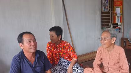 Soldier returns home after being declared dead for 33 years