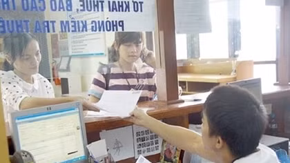 Over 3,000 business households in Hanoi dissolved or suspended