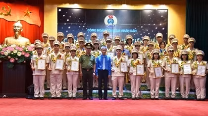 Public Security Trade Union honors outstanding members