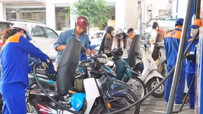 Vietnam increases petrol imports from ASEAN, South Korea