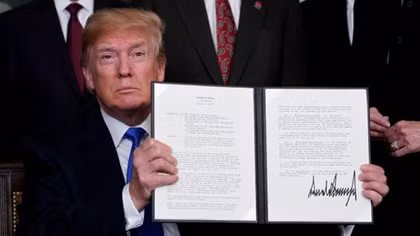 Trump's next $100 billion tariff dilemma: hit Wal-Mart or Apple Store?