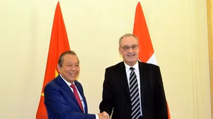 Deputy PM holds talks with Swiss Vice President