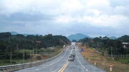 Vietnam, Laos to speed up Hanoi-Vientiane expressway project