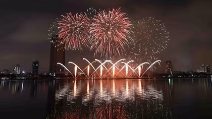 Da Nang fireworks festival tells legends of bridges