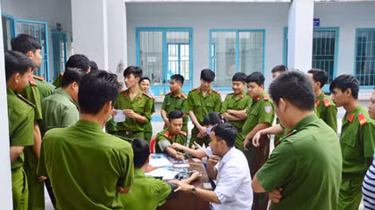 SocTrang provincial Police donate 311 blood units in 2016