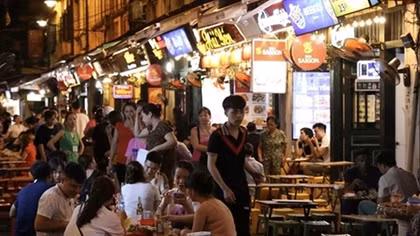 Hanoi to enhance COVID-19 prevention measures in public places