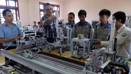 Vietnam could lose 5 million jobs to robots by 2020: ILO