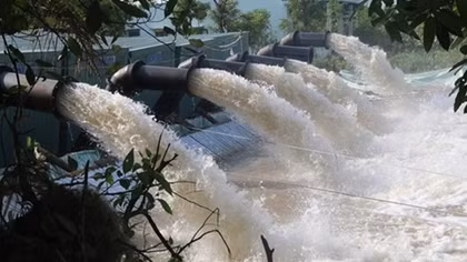 Mekong Delta sets up public tap water faucets as saline intrusion peaks
