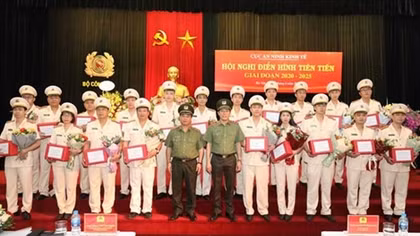 Deputy Minister Luong Tam Quang attends meeting of Economic Security Department 