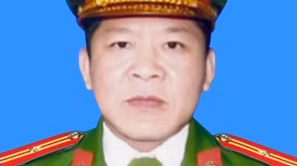On-duty police officer dies in fight against drug suspects