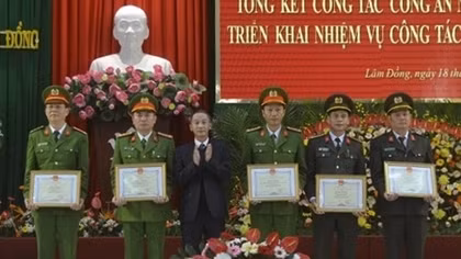 Lam Dong provincial police praised for outstanding achievements 