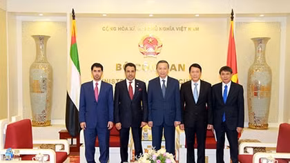 Minister To Lam receives Ambassador of UAE